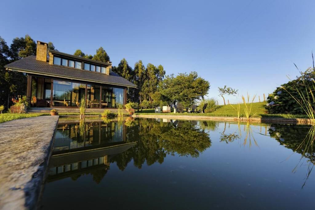 Casa Con Gran Jardin Y Piscina En Cabarceno Villa Villanueva  Exterior photo